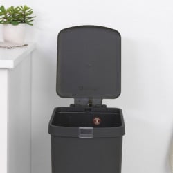 Кош за смет с педал Brabantia StepUp 1005557, 40 л, Екологични материали, Голям отвор, Тъмносив