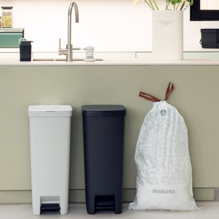 Кош за смет с педал Brabantia StepUp 1005557, 40 л, Екологични материали, Голям отвор, Тъмносив