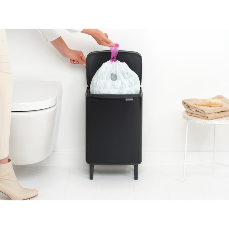 Кош за смет Brabantia Bo Small Hi 1006649, 12 л, Плавно и безшумно отваряне, Черен мат