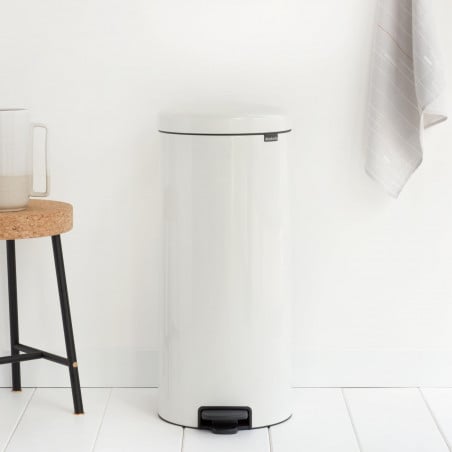 Кош за смет с педал Brabantia NewIcon 649049, 30 л, Леко затваряне, Противоплъзгаща основа, Бял