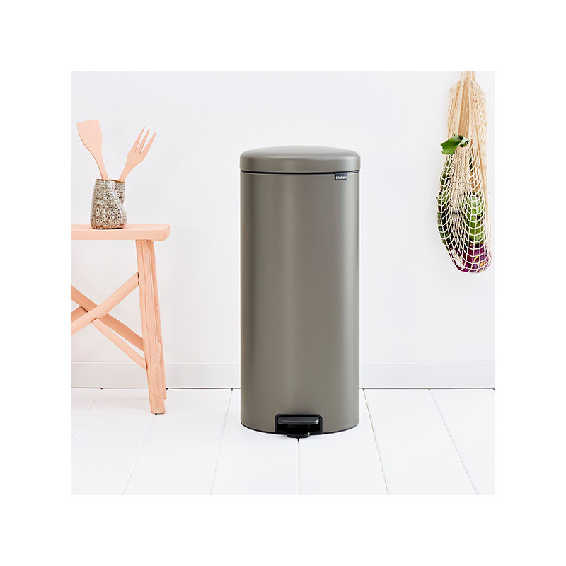 Кош за боклук с педал Brabantia NewIcon 649057, 30 л, Леко затваряне, Противоплъзгаща основа, Сив