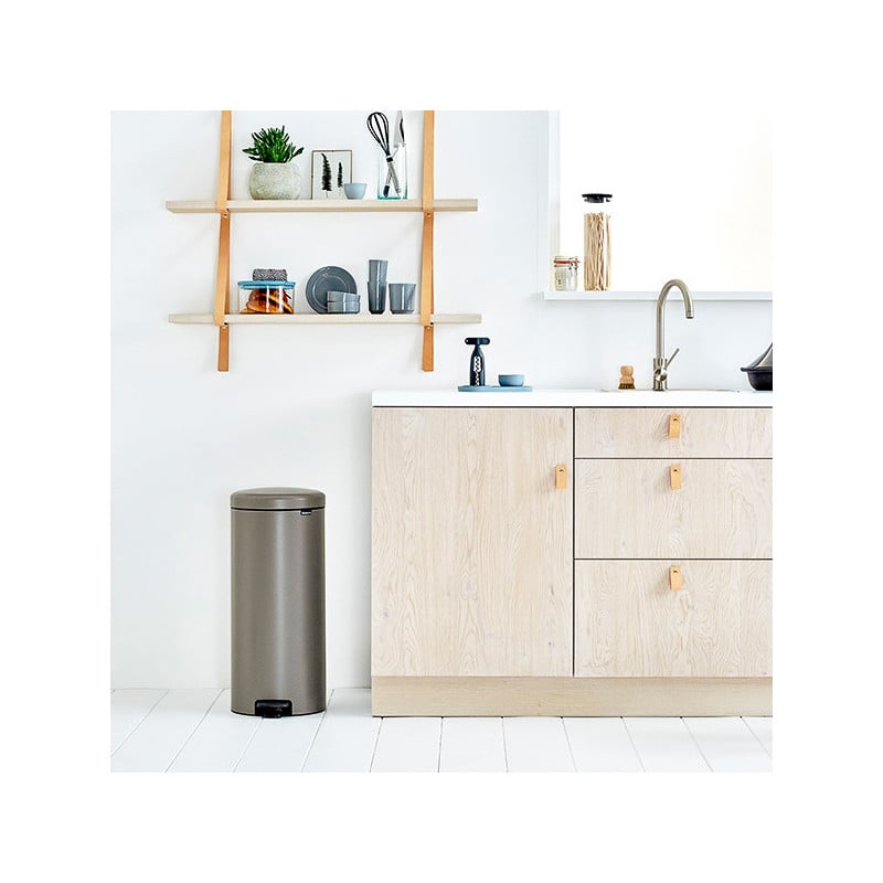 Кош за боклук с педал Brabantia NewIcon 649057, 30 л, Леко затваряне, Противоплъзгаща основа, Сив