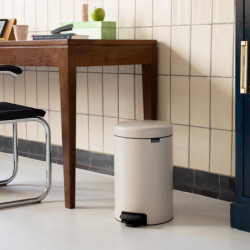 Кош за боклук с педал Brabantia NewIcon 1005531, 12 л, Плавно затваряне, Противоплъзгаща основа, Бежов