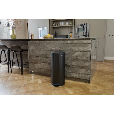 Кош за боклук с педал Brabantia NewIcon 1008850, 30 л, Леко затваряне, Противоплъзгаща основа, Тъмносив