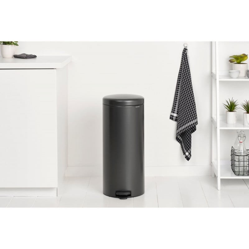 Кош за боклук с педал Brabantia NewIcon 1008850, 30 л, Леко затваряне, Противоплъзгаща основа, Тъмносив