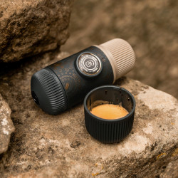 Преносима еспресо машина Wacaco Nanopresso Dark Soul Grey, 18bar, 80 мл, За мляно кафе, Без необходимост от зареждане и батерии, Калъфче, Сив