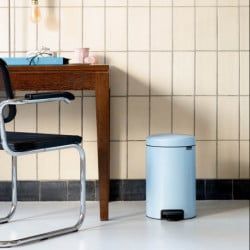 Кош за боклук с педал Brabantia NewIcon 1005532, 12 л, Плавно затваряне, Противоплъзгаща основа, Светлосин