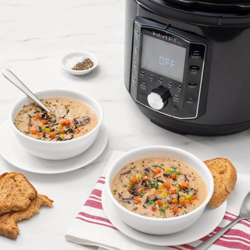 Мултикукър Instant Pot PRO 6 112016701, 1200W, 5.7 л, 28 програми, 11 Системи за безопасност, Черен